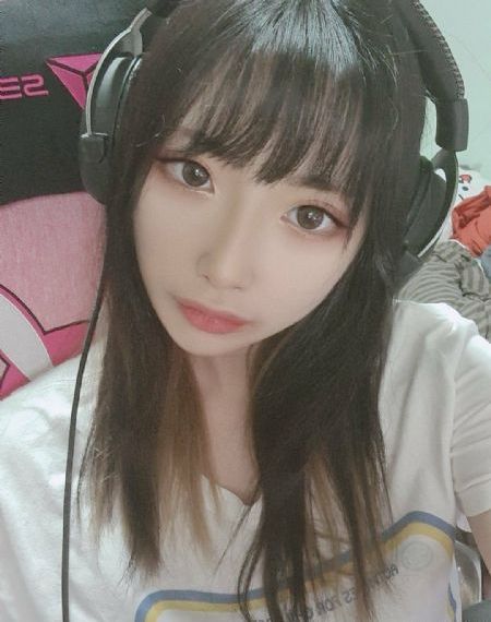 韩国美女黄色片