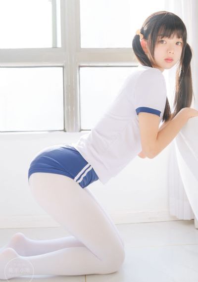 校花喂我奶乳脱她小内内动漫