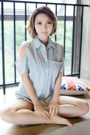 白丝美女被艹