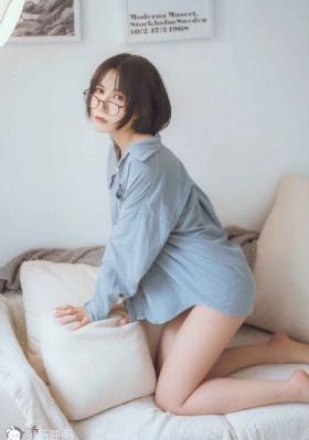 英语课代表趴着让我桶免费放